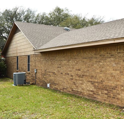 1012 Meridith Drive, Terrell, TX 75160