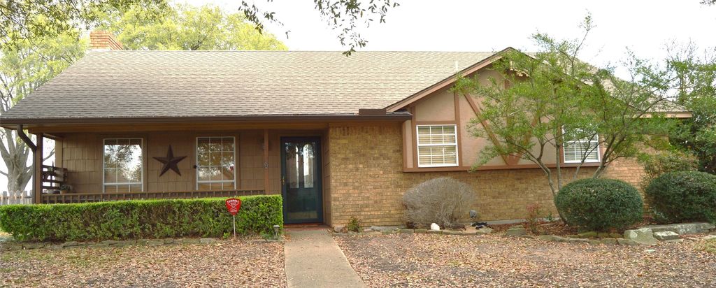 1012 Meridith Drive, Terrell, TX 75160