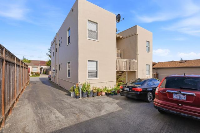 15 Eastern Drive, Watsonville, CA 95076