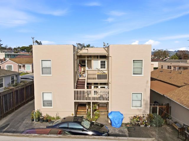 15 Eastern Drive, Watsonville, CA 95076