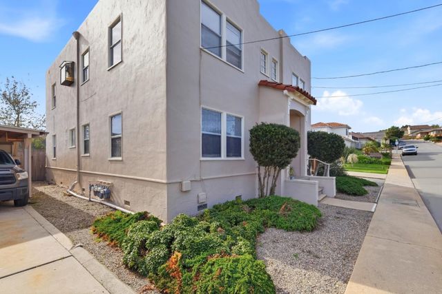 15 Eastern Drive, Watsonville, CA 95076