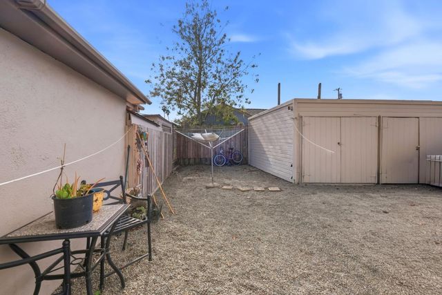 15 Eastern Drive, Watsonville, CA 95076