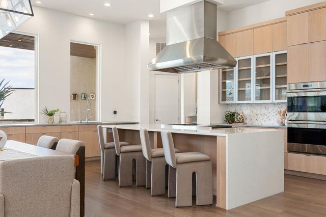 6504 W Courtyard DR, Austin, TX 78730