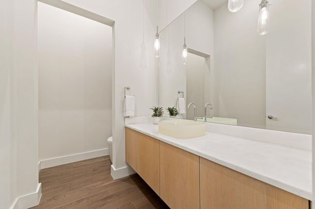 6504 W Courtyard DR, Austin, TX 78730