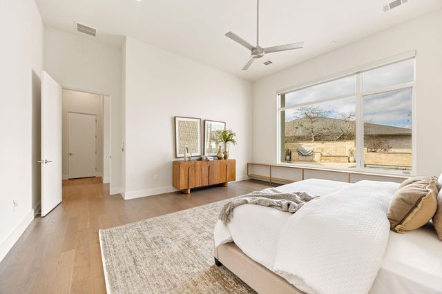 6504 W Courtyard DR, Austin, TX 78730