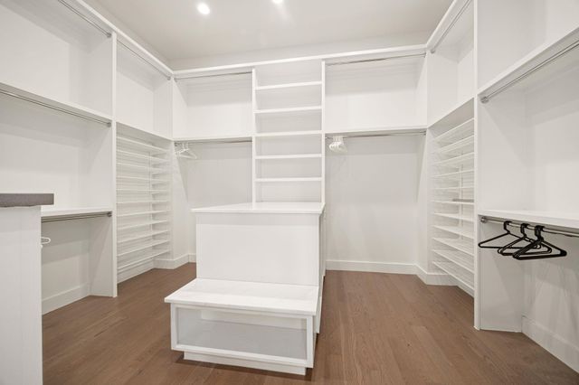 6504 W Courtyard DR, Austin, TX 78730