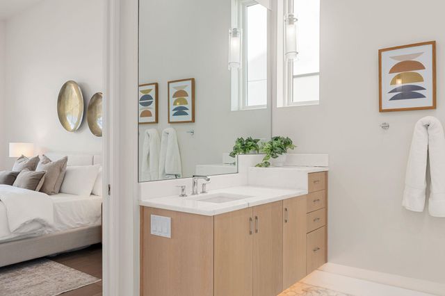 6504 W Courtyard DR, Austin, TX 78730