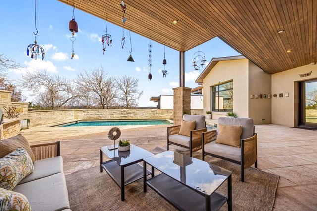 6504 W Courtyard DR, Austin, TX 78730