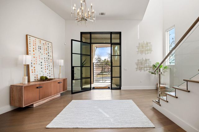 6504 W Courtyard DR, Austin, TX 78730