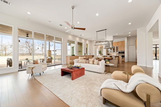 6504 W Courtyard DR, Austin, TX 78730