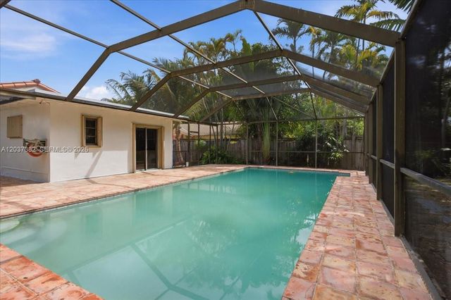 2550 Trapp Ave, Miami, FL 33133