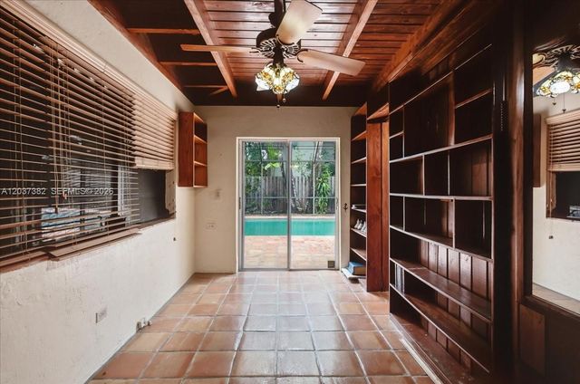2550 Trapp Ave, Miami, FL 33133
