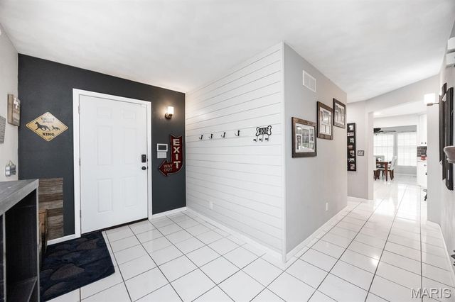 5148 Live Oak Drive, Smithton, IL 62285