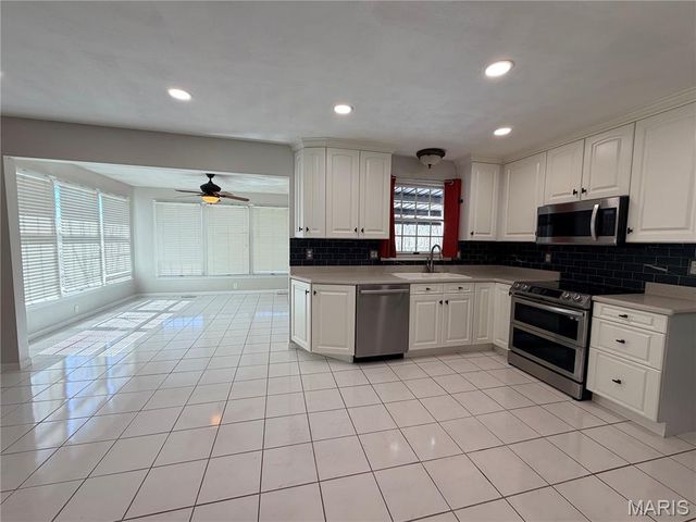 5148 Live Oak Drive, Smithton, IL 62285