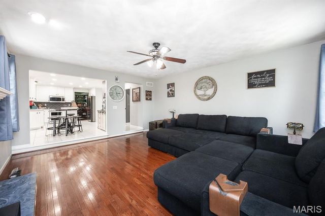 5148 Live Oak Drive, Smithton, IL 62285