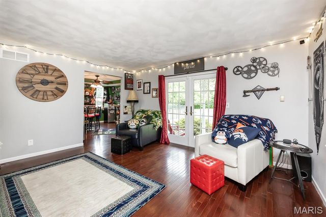 5148 Live Oak Drive, Smithton, IL 62285