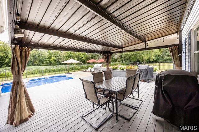 5148 Live Oak Drive, Smithton, IL 62285