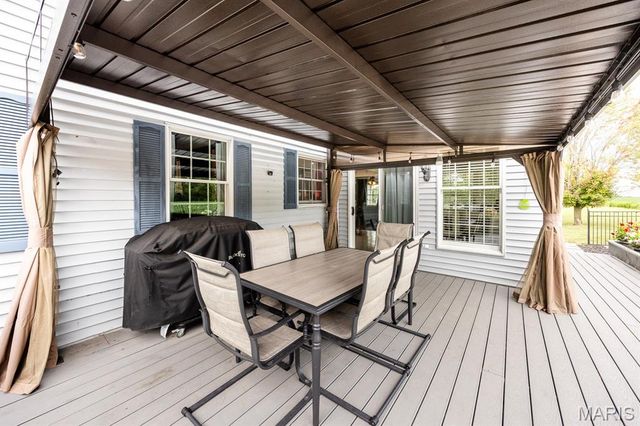 5148 Live Oak Drive, Smithton, IL 62285