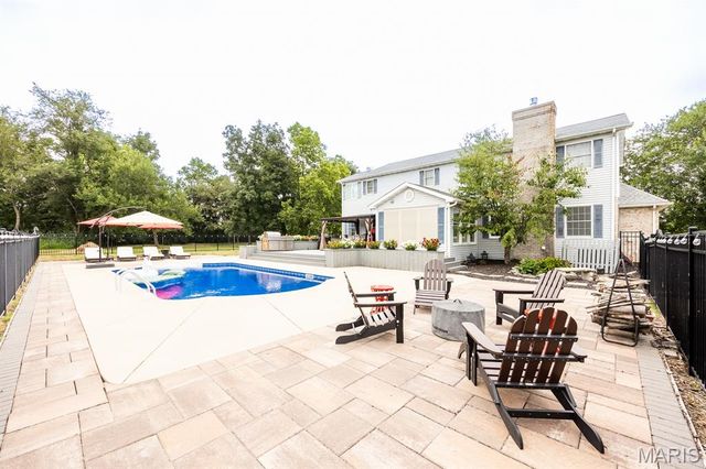 5148 Live Oak Drive, Smithton, IL 62285