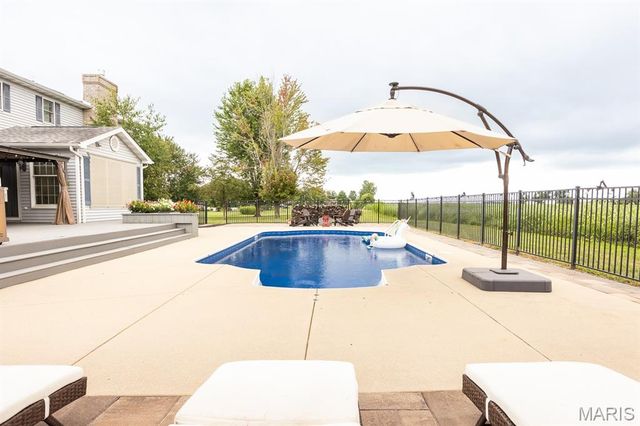 5148 Live Oak Drive, Smithton, IL 62285