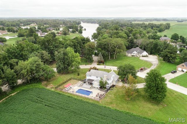 5148 Live Oak Drive, Smithton, IL 62285