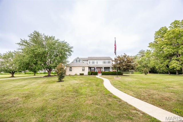 5148 Live Oak Drive, Smithton, IL 62285