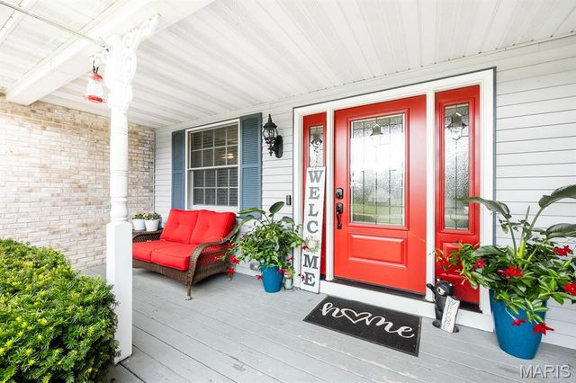 5148 Live Oak Drive, Smithton, IL 62285