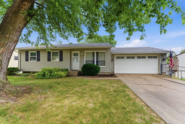 3108 Maplecrest Road, Bettendorf, IA 52722