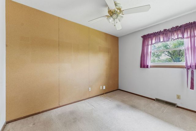 3108 Maplecrest Road, Bettendorf, IA 52722