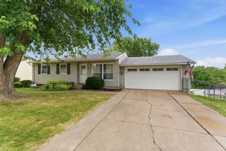 3108 Maplecrest Road, Bettendorf, IA 52722