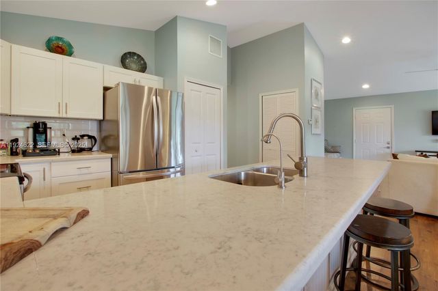 9155 SE Athena St, Hobe Sound, FL 33455