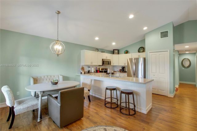 9155 SE Athena St, Hobe Sound, FL 33455