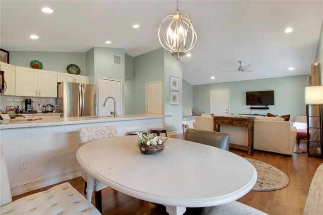 9155 SE Athena St, Hobe Sound, FL 33455