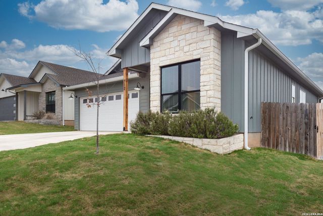 712 Wedgewood Lane, Fredericksburg, TX 78624