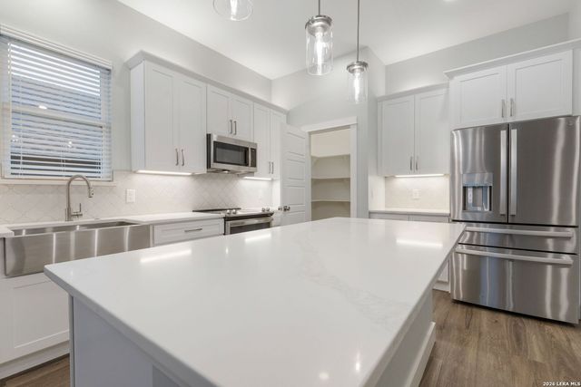 712 Wedgewood Lane, Fredericksburg, TX 78624