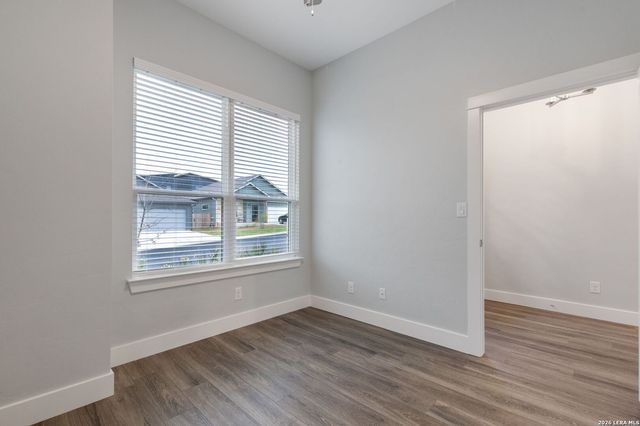 712 Wedgewood Lane, Fredericksburg, TX 78624