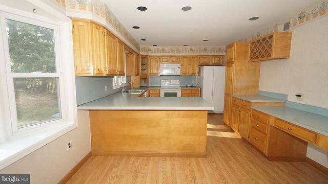 1253 LEXINGTON DR, Yardley, PA 19067