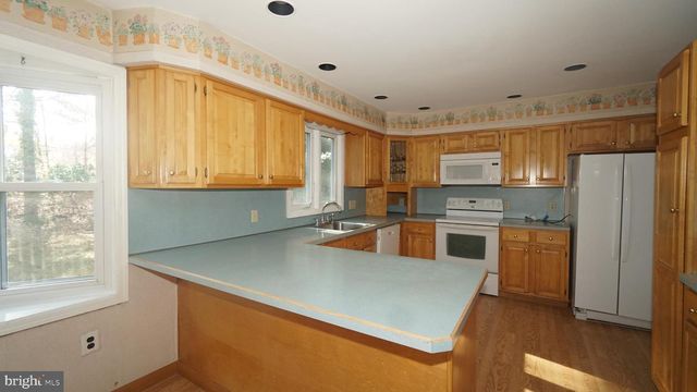 1253 LEXINGTON DR, Yardley, PA 19067