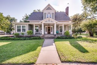 310 E Tarrant Street, Bowie, TX 76230
