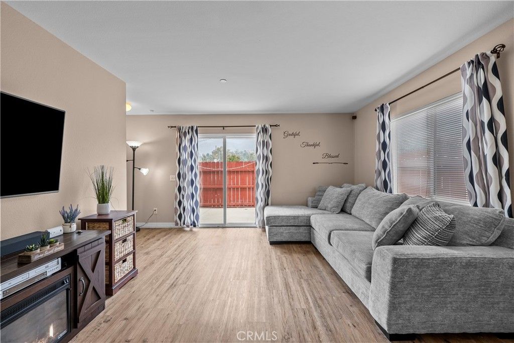 14552 Foothill, Sylmar, CA 91342 — photo 4