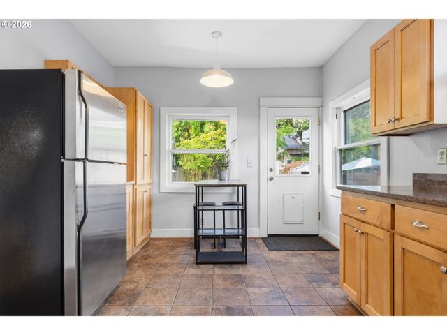 5617 Ne 27TH Ave, Portland, OR 97211