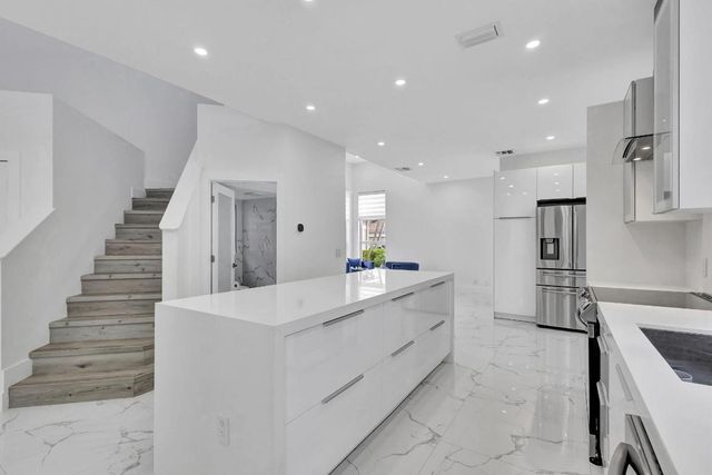 6631 NW 25th Avenue, Boca Raton, FL 33496