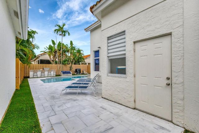 6631 NW 25th Avenue, Boca Raton, FL 33496