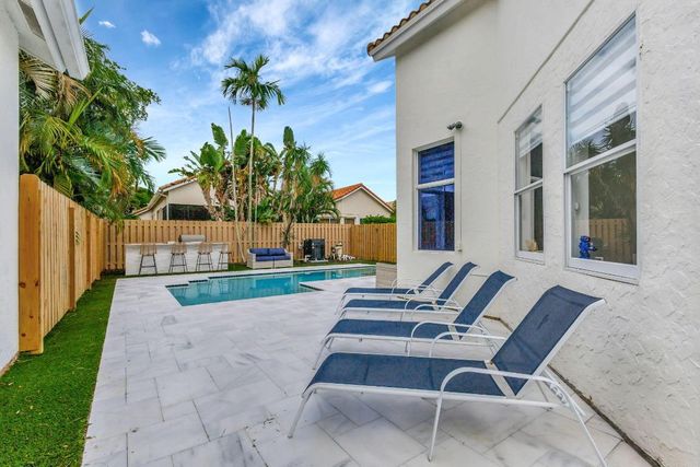 6631 NW 25th Avenue, Boca Raton, FL 33496