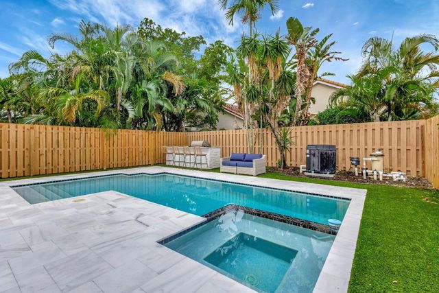 6631 NW 25th Avenue, Boca Raton, FL 33496