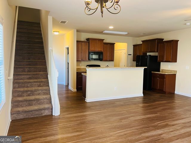 233 Bobbie Way, Woodstock, GA 30189