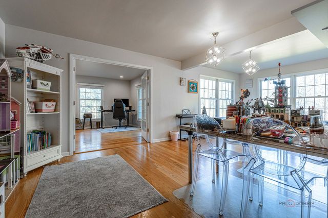 21 N Ridge Road, Lake Forest, IL 60045