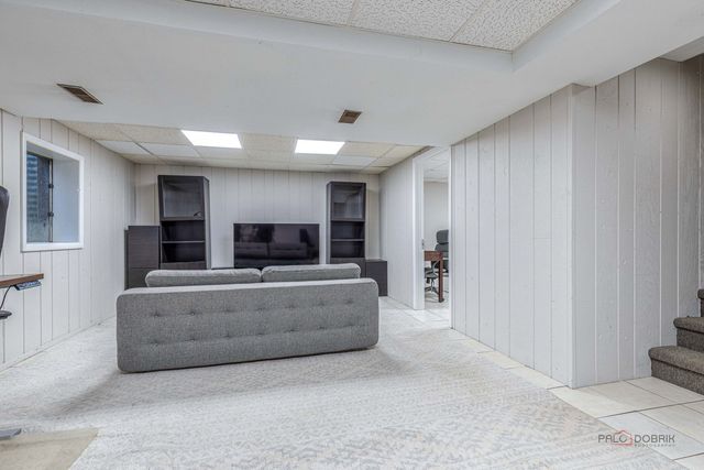 21 N Ridge Road, Lake Forest, IL 60045