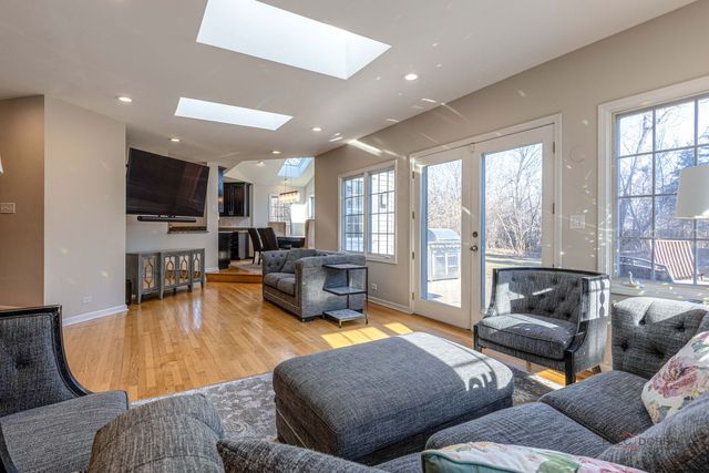 21 N Ridge Road, Lake Forest, IL 60045