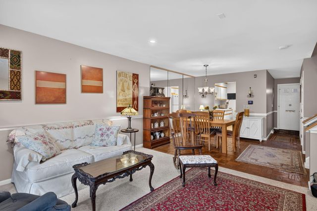 300 Buck Island Road APT 14C, West Yarmouth, MA 02673